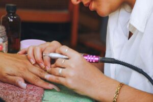 How to Choose the Best Nail Salon in the USA